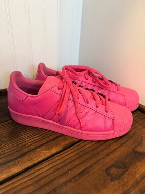 Adidas X Pharrell Superstar Supercolor Pink Womens size 7